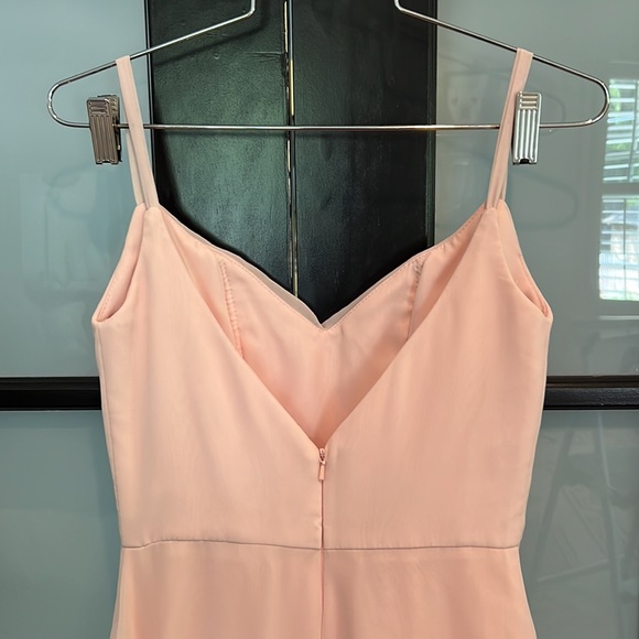 V neck gown with gathering in front - Picture 4 of 5